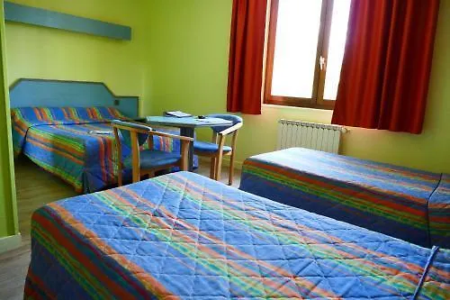 Hotel Logis La Rose Des Vents Volvic
